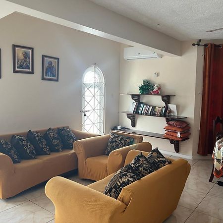 Pampered In Paradise Near Ian Fleming Airport Ocj Ocho Rios Ngoại thất bức ảnh